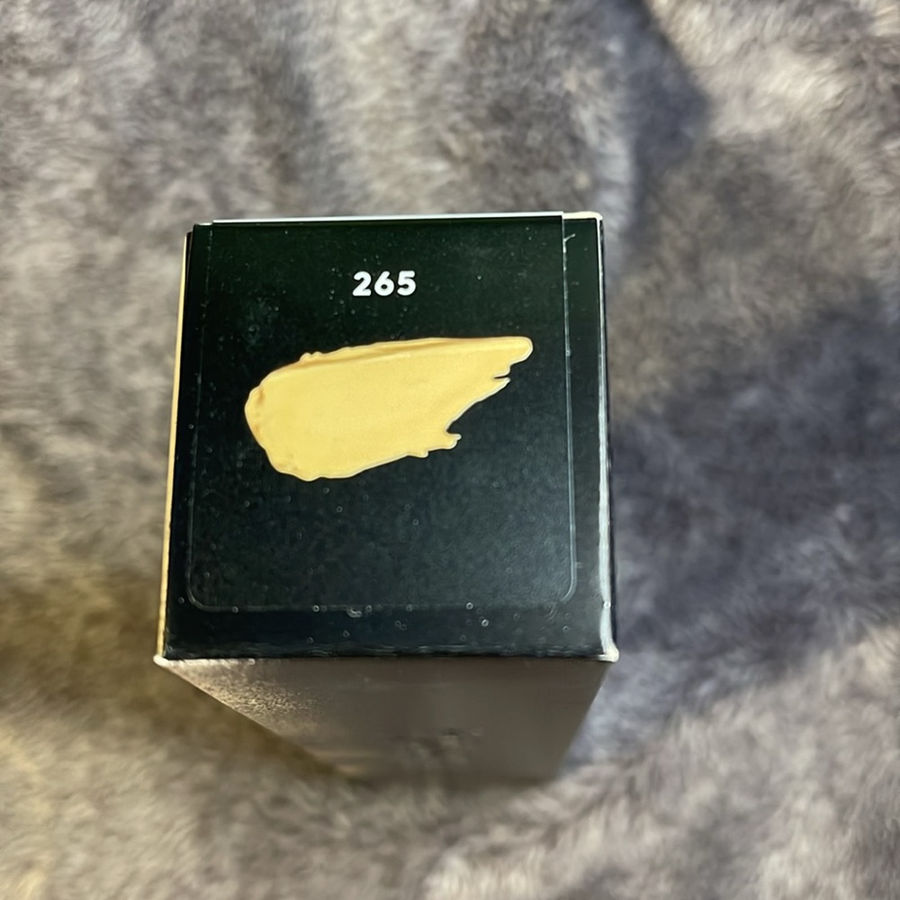 Fenty 265 Pro Filt’r Soft Matte Longwear Foundation - Picture 3 of 5